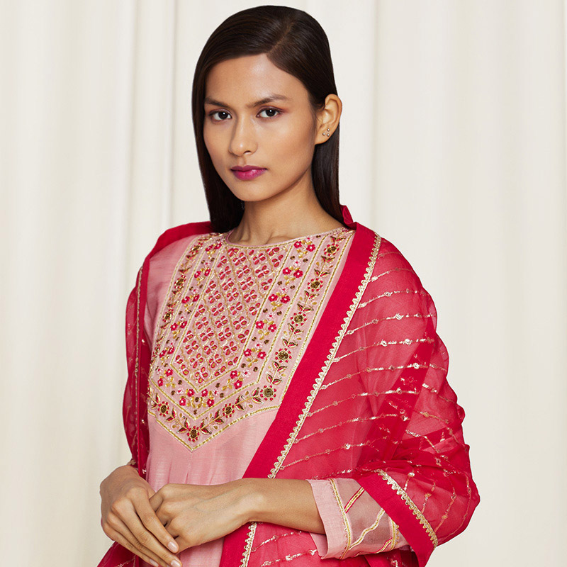 amisha kothari label edit utsav