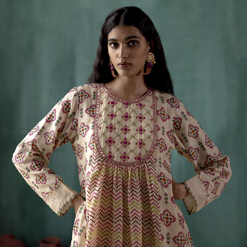 amisha-kothari-label-devika-kurta-set