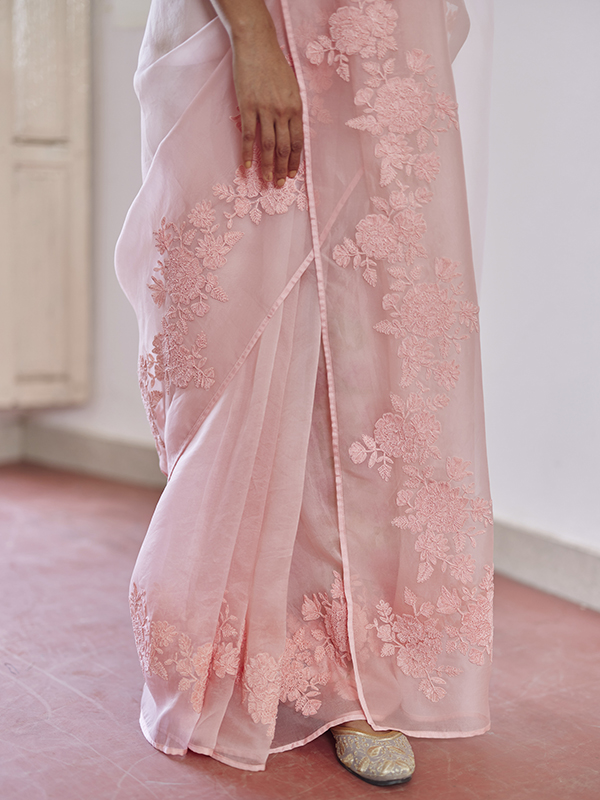 amisha-kothari-label-collection-riwayat-​rabbani-saree-pink