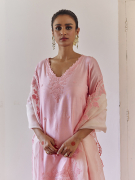 amisha-kothari-label-collection-riwayat-​zarah-sharar-set-pink-4