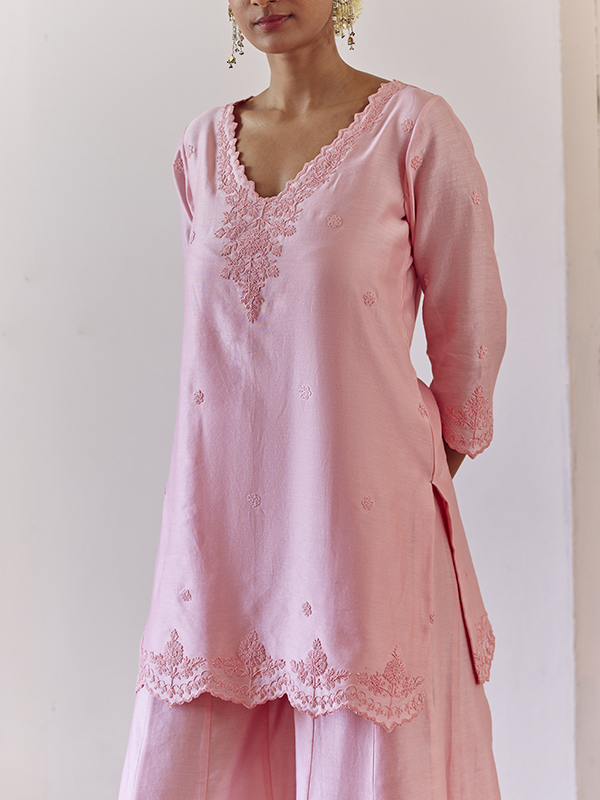 amisha-kothari-label-collection-riwayat-​zarah-sharar-set-pink-5