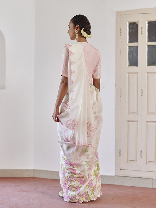 amisha-kothari-label-collection-riwayat-​raha-saree-ivory-pink-4