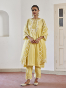 amisha-kothari-label-collection-riwayat-ziya-kurta-set-yellow-1