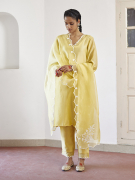 amisha-kothari-label-collection-riwayat-safina-kurta-set-yellow-1