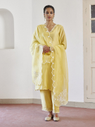 amisha-kothari-label-collection-riwayat-safina-kurta-set-yellow