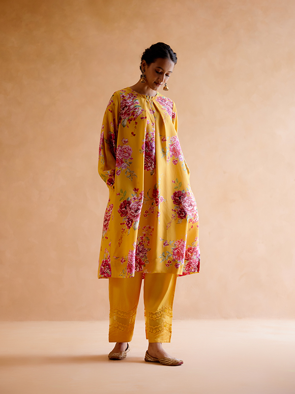 amisha-kothari-label-gauri-tunic-set-yellow-2