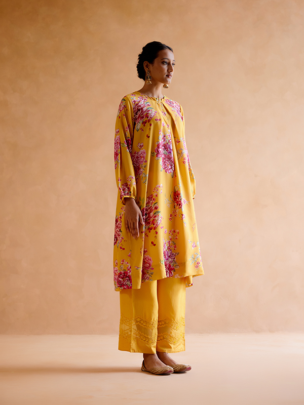 amisha-kothari-label-gauri-tunic-set-yellow-1