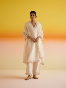 amisha-kothari-label=ananya-kurta-set-ecru-1