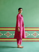 amisha-kothari-label-festive-2024-rangraag-tara-tunic-set-hot-pink-3