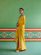 amisha-kothari-label-festive-2024-rangraag-rajratan-saree-yellow-2