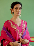 amisha-kothari-label-rangraag-festive-2024-padmini-kurta-set-hot-pink-4