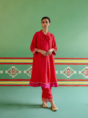 amisha-kothari-label-festive-2024-rangraag-shyamali-tunic-set-red-1