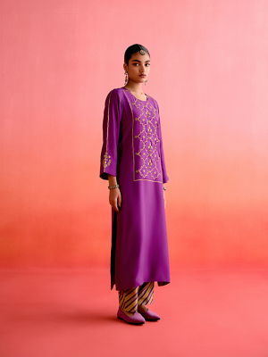 amisha-kothari-label-festive-2025-kesariya-tunic-set-purple-1