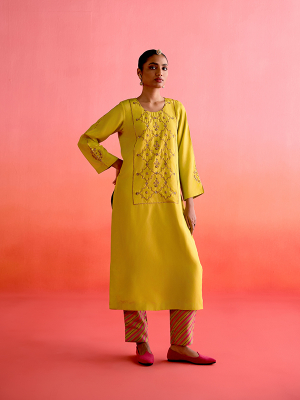 amisha-kothari-label-festive-2025-kesariya-tunic-set-lime-green-1