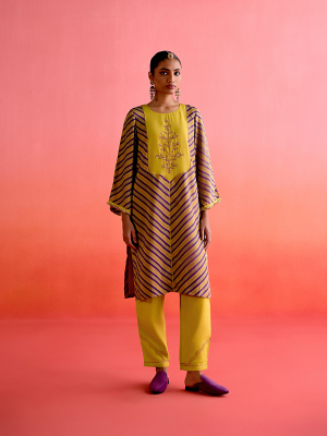 amisha-kothari-label-festive-2025-leheriya-tunic-set-lime-green