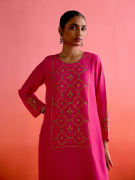 amisha-kothari-label-festive-2025-kesariya-tunic-set-hot-pink-4