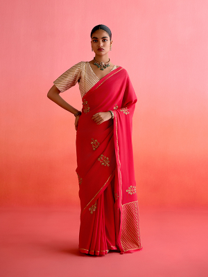 amisha-kothari-label-festive-2025-charbagh-saree-red-1