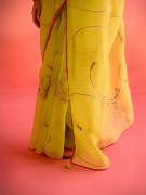 amisha-kothari-label-festive-2025-saree-lime-green-5