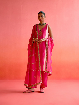 amisha-kothari-label-kurta-set-sunheri-pink-hot-pink-1