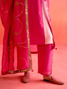 amisha-kothari-label-kurta-set-sunheri-pink-hot-pink-4