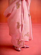 amisha-kothari-label-kurta-set-ambrai-pink-9
