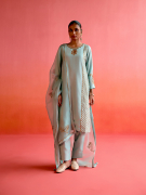 amisha-kothari-label-kurta-set-ambrai-blue-3