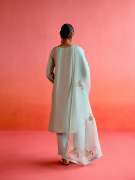 amisha-kothari-label-kurta-set-ambrai-blue-4