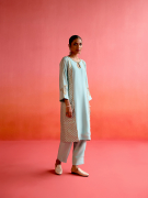 amisha-kothari-label-kurta-set-ambrai-blue-6