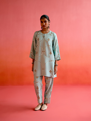 amisha-kothari-label-festive-2025-tunic-set-chandni-blue-1