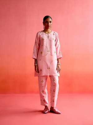 amisha-kothari-label-festive-2025-tunic-set-chandni-pink