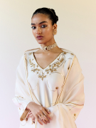 amisha-kothari-label-kurta-sets-jhalawar-ecru-2