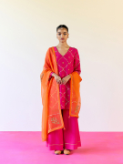 amisha-kothari-label-sharara-banera-hot-pink-2