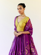 amisha-kothari-label-sawai-ghaghra-set-purple-4