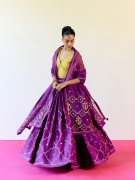 amisha-kothari-label-sawai-ghaghra-set-purple-3