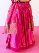 amisha-kothari-label-sikar-ghaghra-set-hot-pink-5