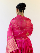 amisha-kothari-label-sikar-ghaghra-set-hot-pink-4