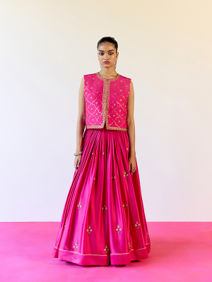 amisha-kothari-label-sikar-ghaghra-jawahar-koti-hot-pink-1