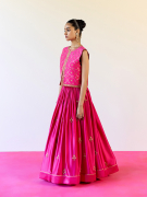 amisha-kothari-label-sikar-ghaghra-jawahar-koti-hot-pink-2