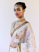 amisha-kothari-label-saree-pali-ecru-5