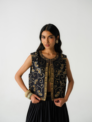 amisha-kothari-label-shift-dhruvi-koti-black-1