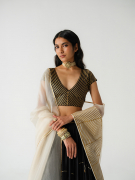 amisha-kothari-label-shift-dhruvika-ghaghra-black-4