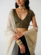 amisha-kothari-label-shift-dhruvika-ghaghra-black-5