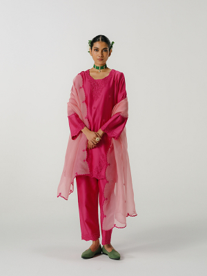 amisha-kothari-label-collection-summer-2026-kurta-set-advika-hot-pink-blush-pink-1