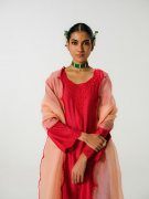 amisha-kothari-label-collection-summer-2026-kurta-set-advika-red-pale-pink-4