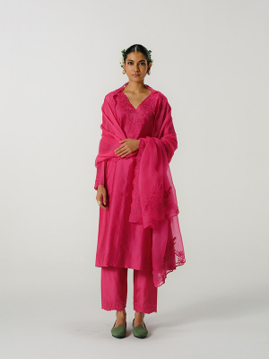 amisha-kothari-label-collection-summer-2026-kurt-set-araiya-hot-pink-1