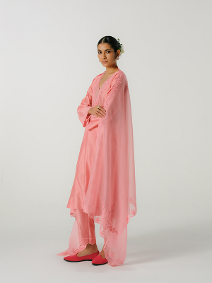 amisha-kothari-label-collection-summer-2026-kurt-set-araiya-blush-pink-1