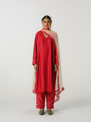 amisha-kothari-label-collection-summer-2026-kurta-set-aayat-red-1