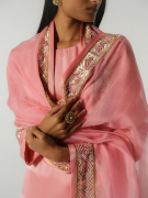 amisha-kothari-label-festive-2026-dupatta-gulfam-blush-pink-4