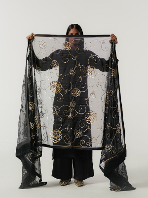 amisha-kothari-label-festive-2026-dupatta-gul-black-1
