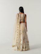 amisha-kothari-label-festibe-2026-dhruv-ghaghra-set-ecru-5